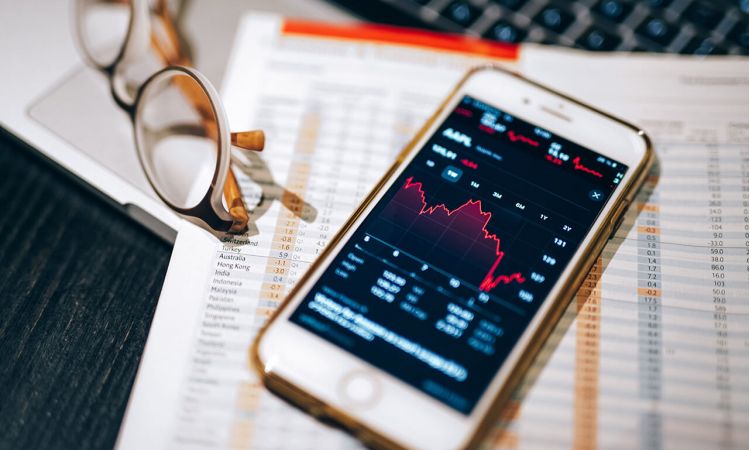 Sparschwein mit Münzen