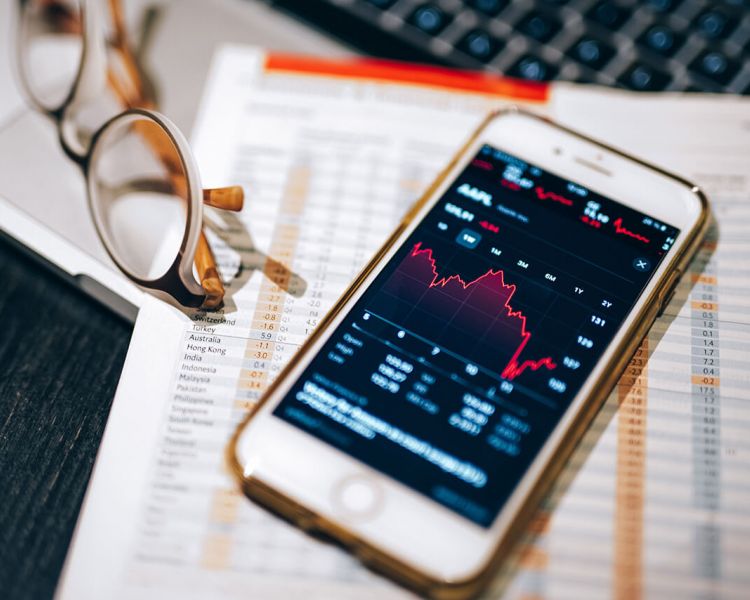 Sparschwein mit Münzen